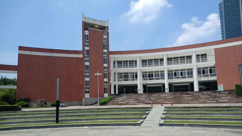 电子配件批发：如何避免陷入误区**